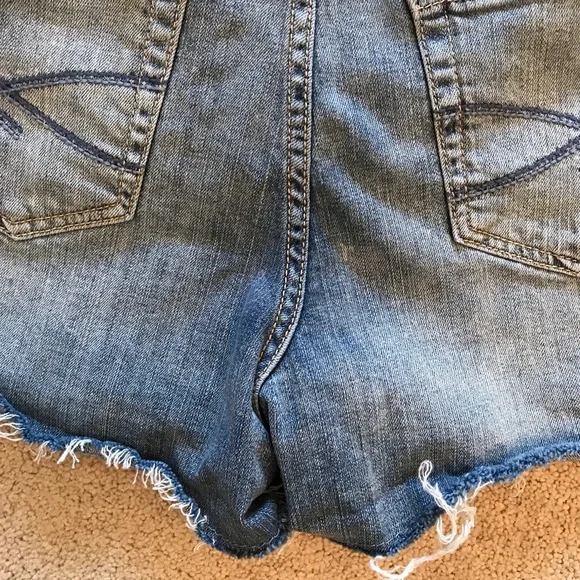 Aeropostale High Waist Denim Shorts Womens Size 6 Raw Frayed Hem Blue - Picture 13 of 13